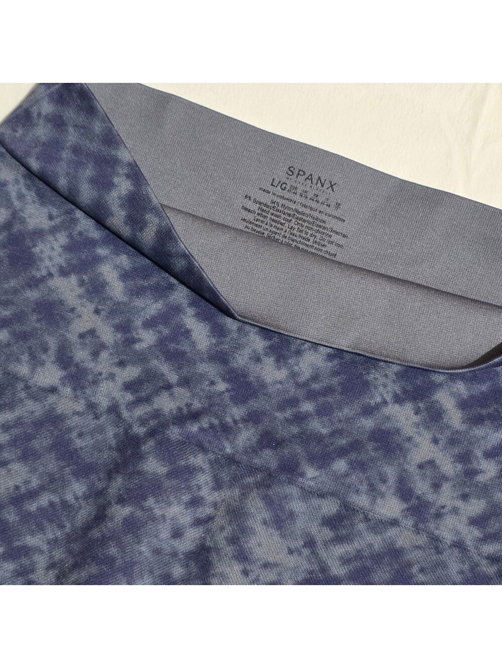 Spanx Light Tights in Blue and Gray Pattern, Size Large